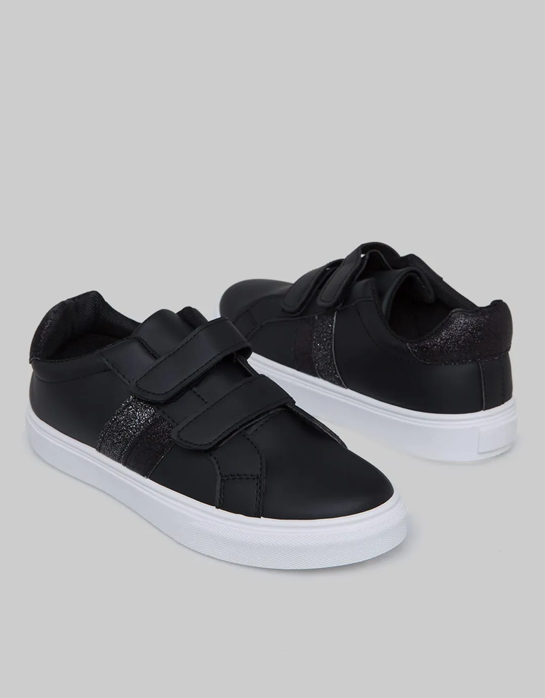 Details Sneakers Woman