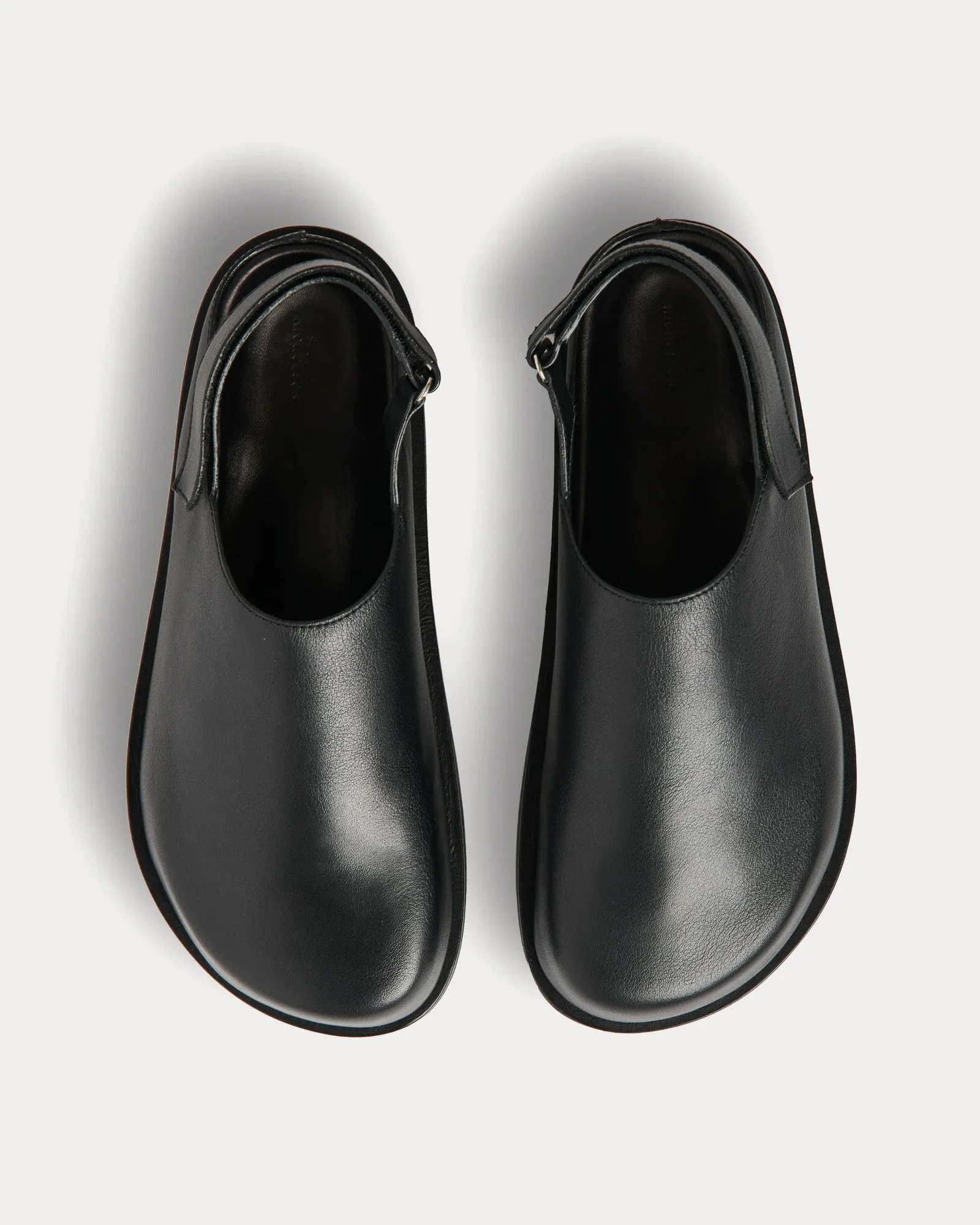 Hardning Leather Black Clogs