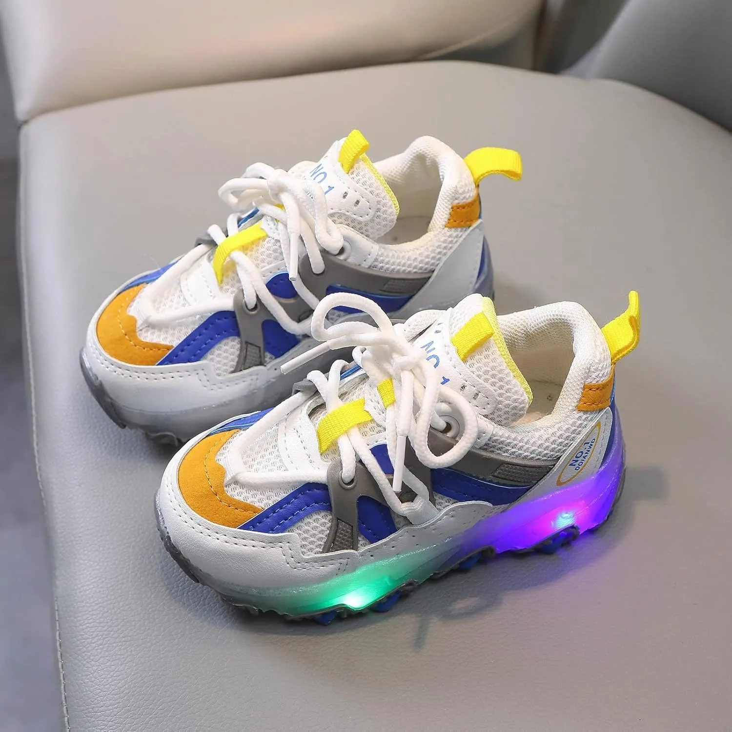 Kids Light Up Shoes Boys Girls Breathable Fashion Flashing Sneaker Athletic Running Shoe Toddler First Walking Sneaker