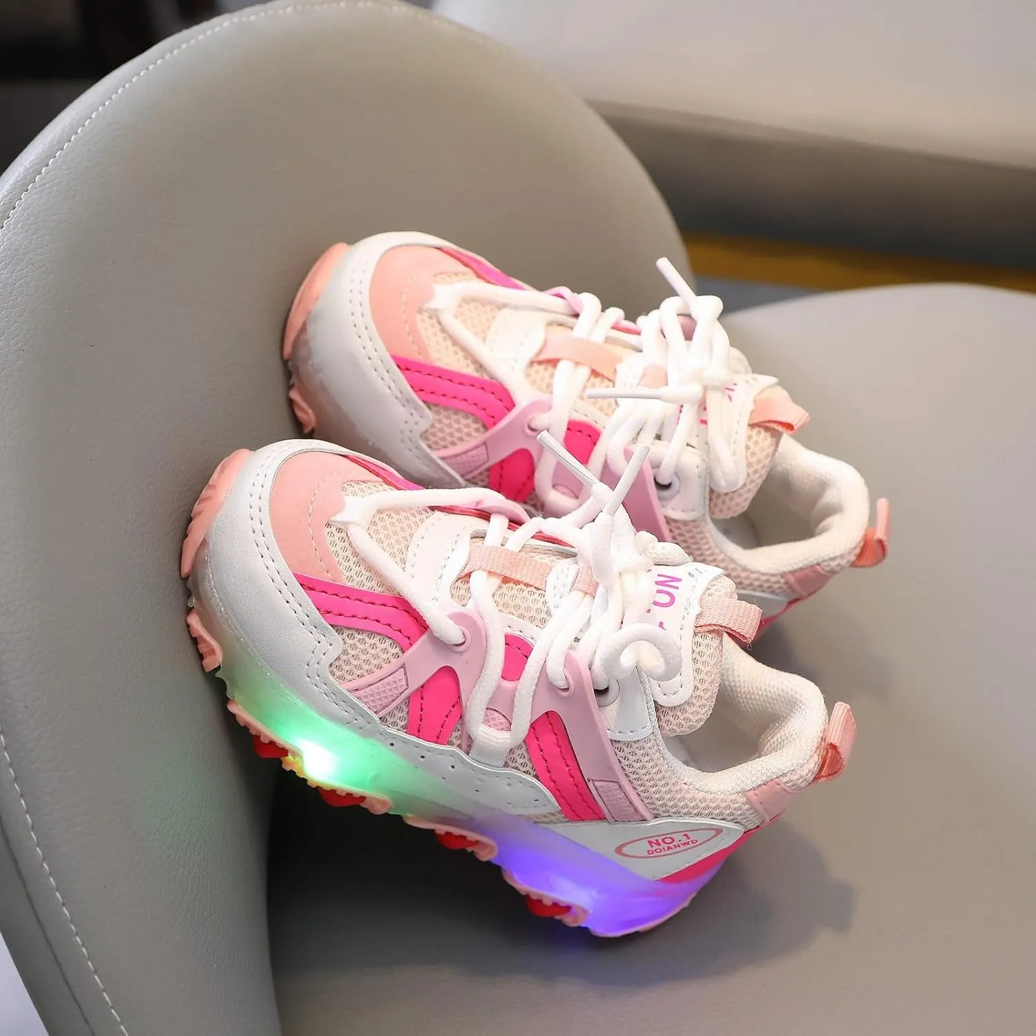 Kids Light Up Shoes Boys Girls Breathable Fashion Flashing Sneaker Athletic Running Shoe Toddler First Walking Sneaker