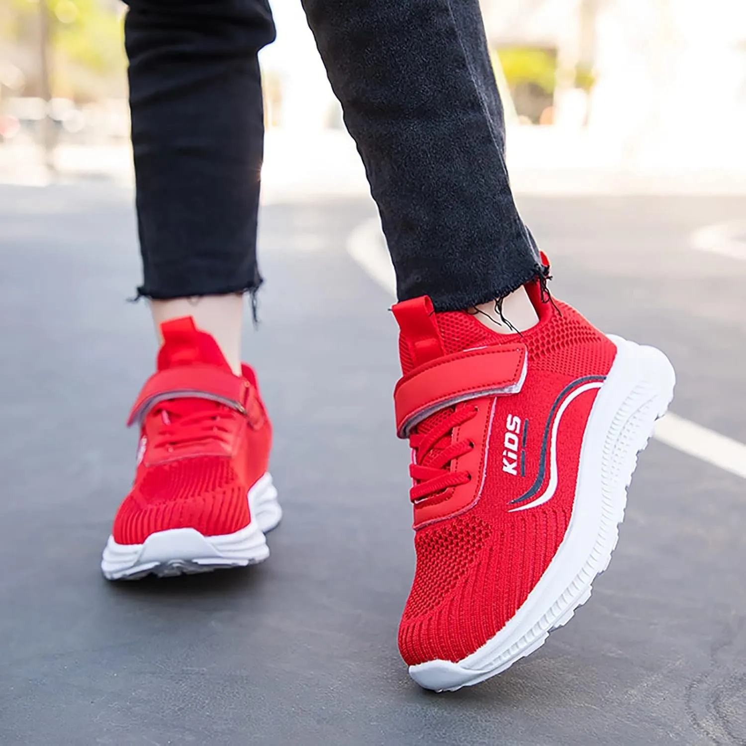 Kids Lightweight Running Shoes Breathable Elastic Adjustable Strap Soft Sole Anti Slip Tennis Shoes for Toddler