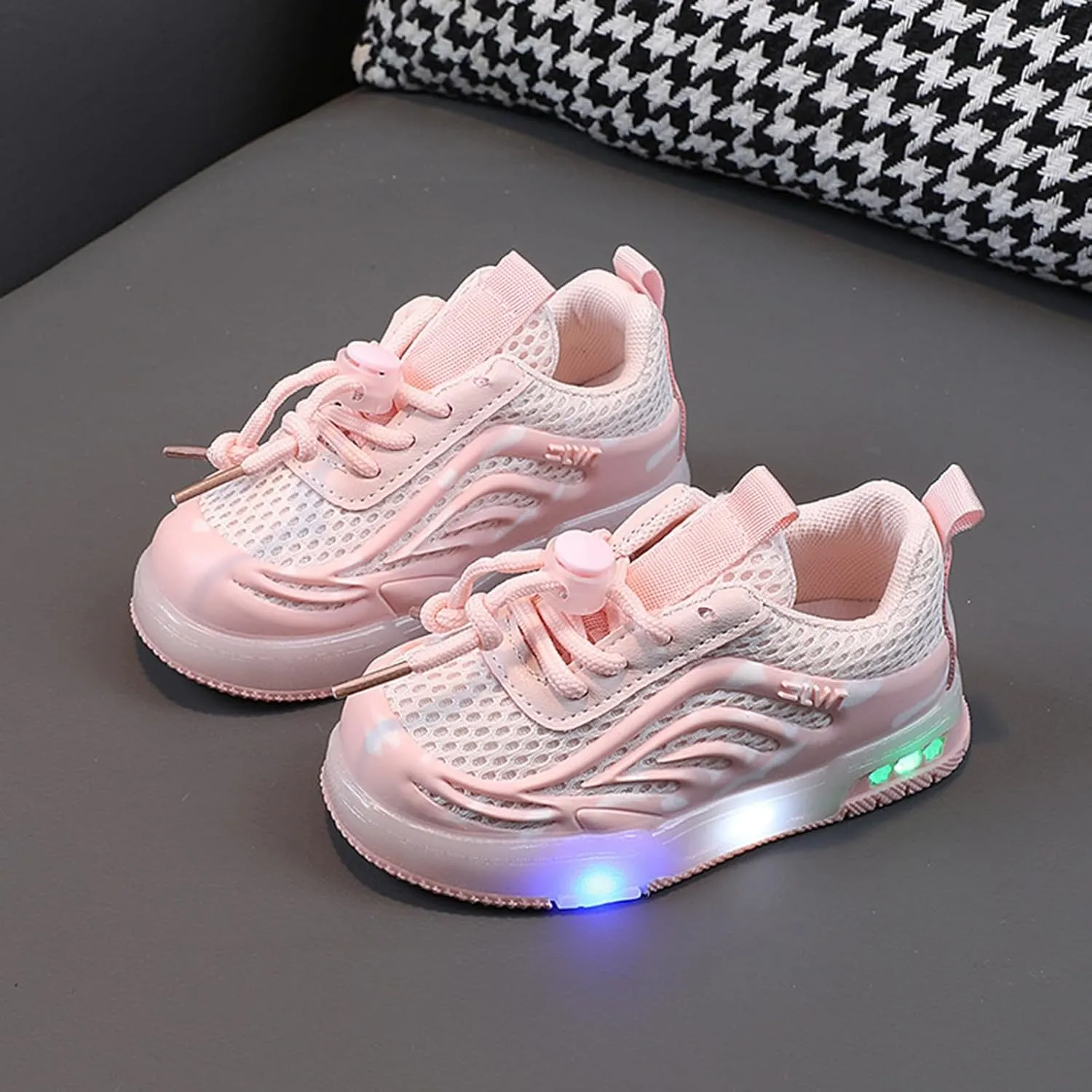 Kids Toddler Light Up Flashing Shoes Girls Boys Lightweight Mesh Breathable Flat Glowing First Walking Sneaker
