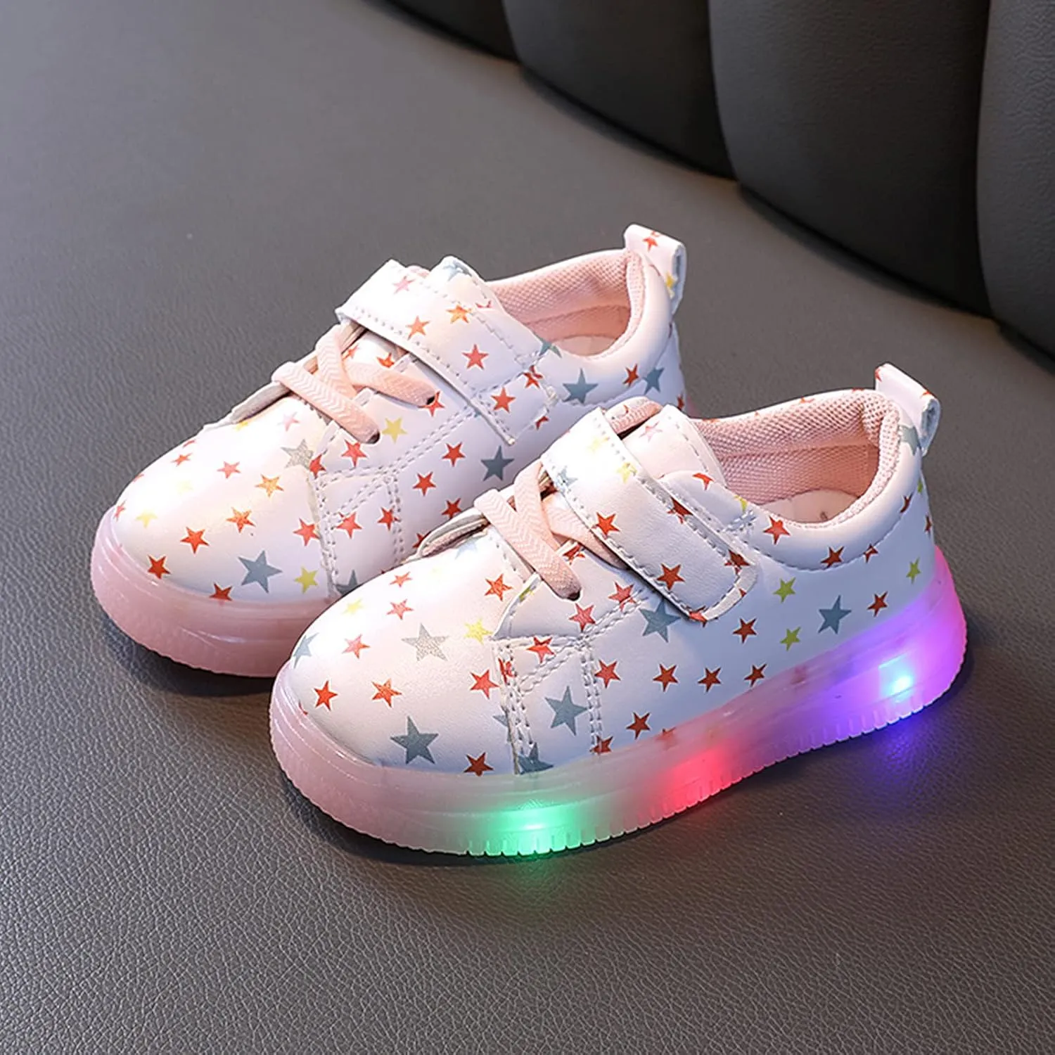 Toddler Girls Light Up Shoes, Kids Lightweight Breathable Soft Anti-Slip Flashing Sport Sneakers with Star Pattern