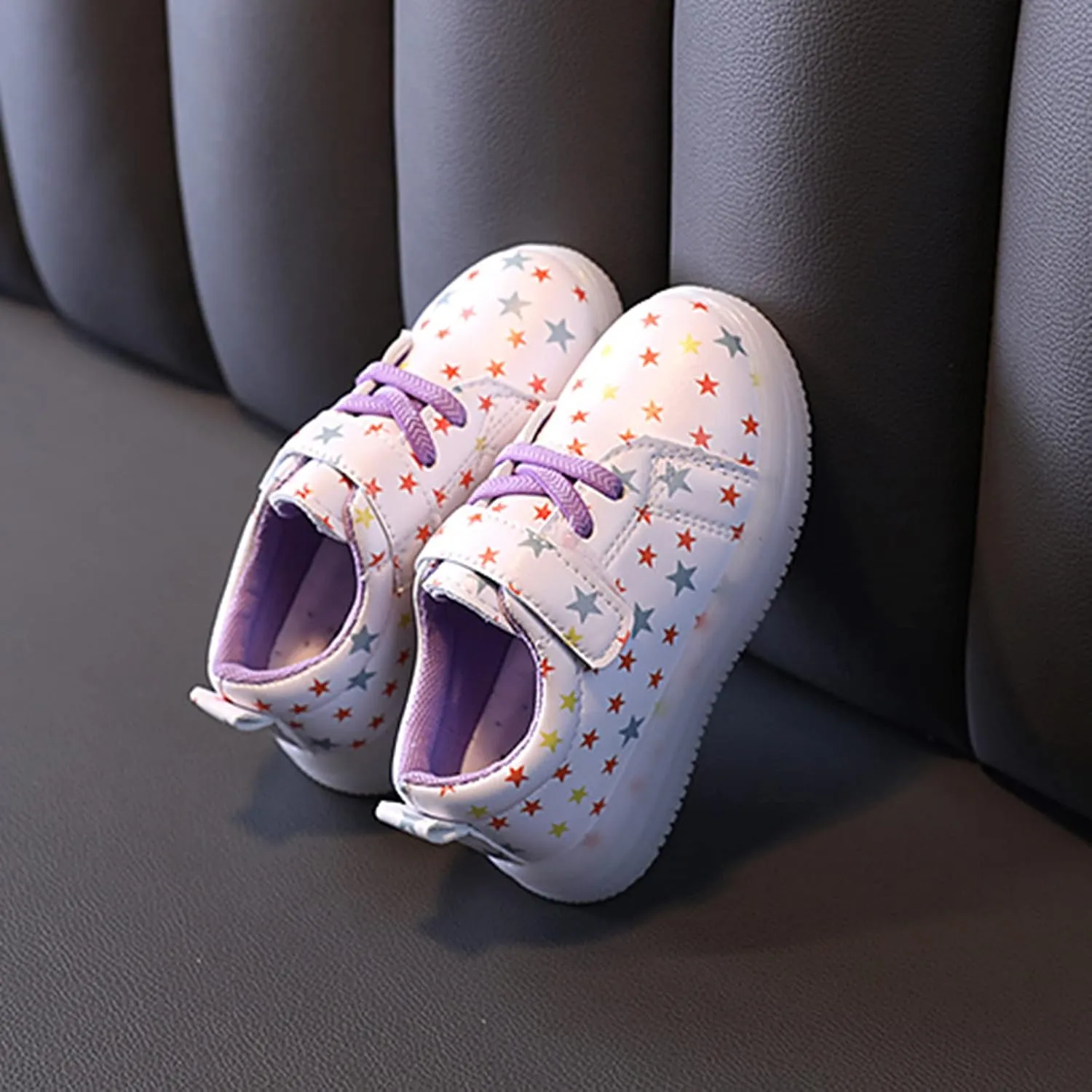 Toddler Girls Light Up Shoes, Kids Lightweight Breathable Soft Anti-Slip Flashing Sport Sneakers with Star Pattern