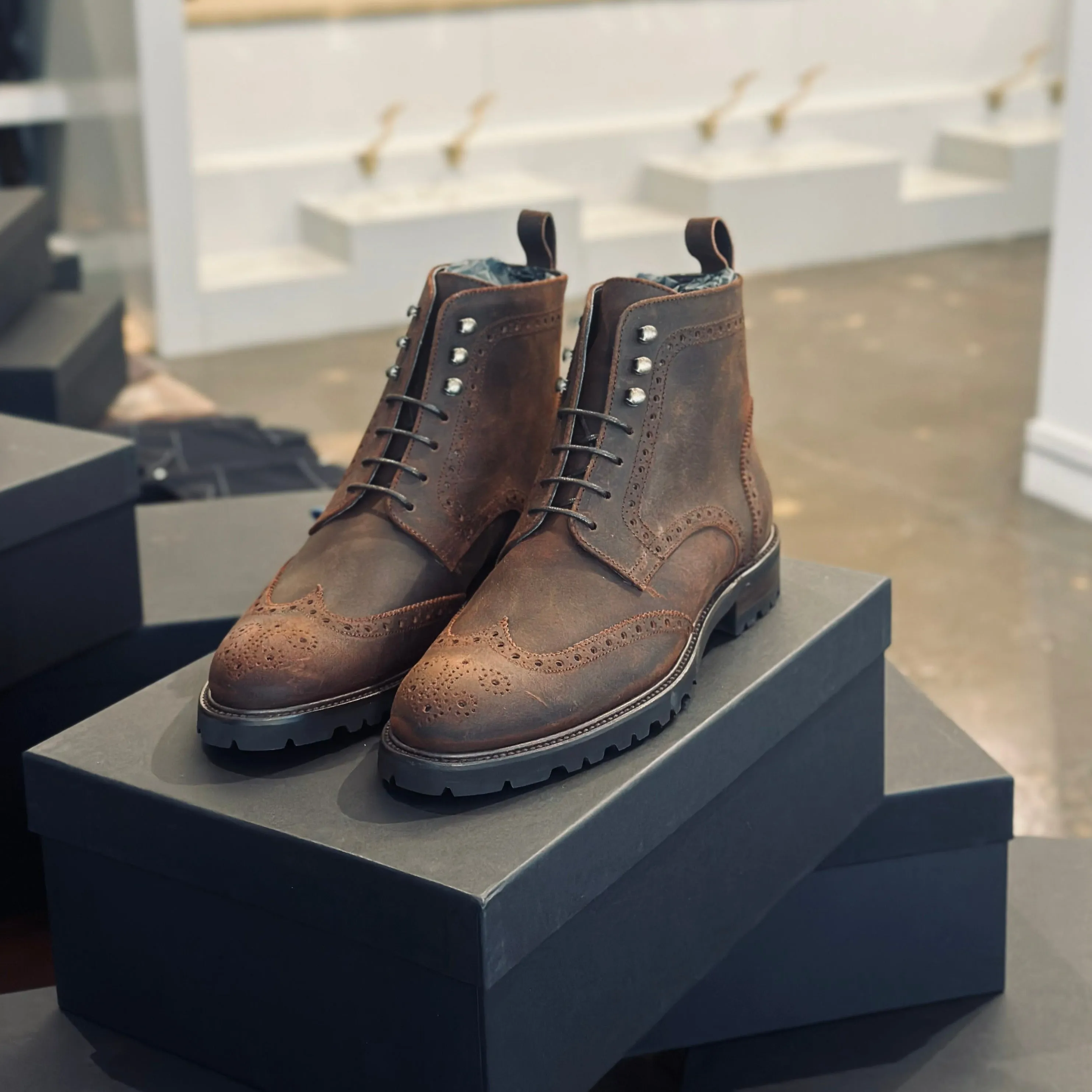 WOMENS WAXED SUEDE LACE UPS